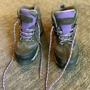 Near new women’s hiking boots